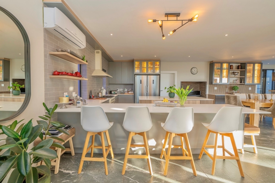 5 Bedroom Property for Sale in Pearl Valley at Val de Vie Western Cape